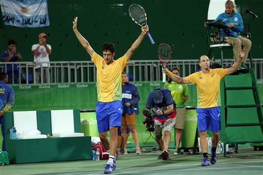 Djokovic lại “thành khán giả” ở nội dung đánh đôi - 1
Cặp đôi của nước chủ nhà Melo - Soares