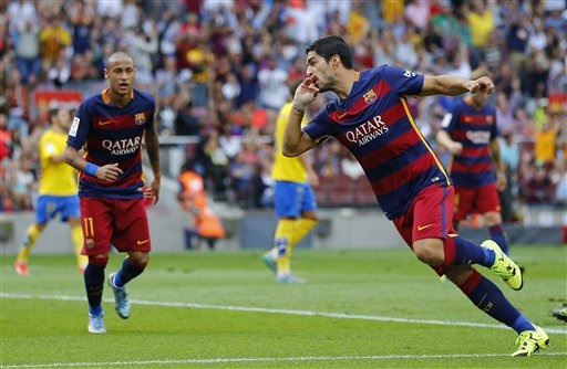 Suarez tỏa sáng với cú đúp vào lưới Las Palmas ở lượt đi