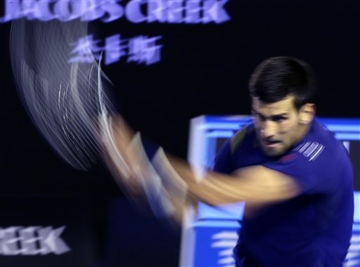 Djokovic 3-0 Murray: Lần thứ 6 vô địch của Nole - 3 Djokovic thực hiện pha đánh bóng đáp trả