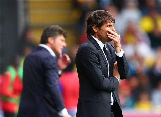 Watford 1-2 Chelsea: Ngược dòng ngoạn mục - 6
Conte im lắng bên đường biên khi Chelsea chơi mờ nhạt