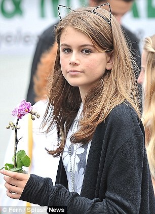 Con gái 14 tuổi của “chân dài” Cindy Crawford xinh như siêu mẫu - 6