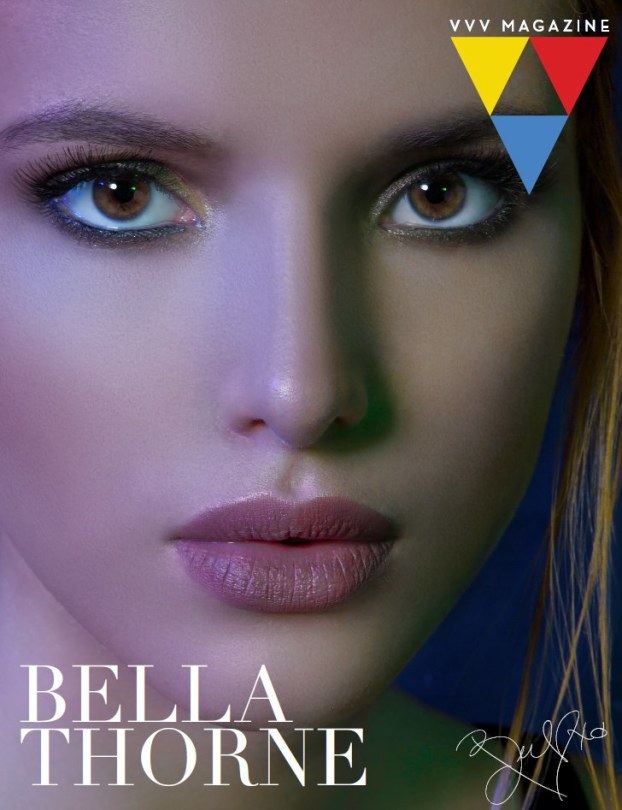 Choáng vì ảnh sexy của mỹ nhân tuổi teen Hollywood - 2
Cận cảnh gương mặt đẹp như tượng của ngôi sao chưa đầy 19 tuổi