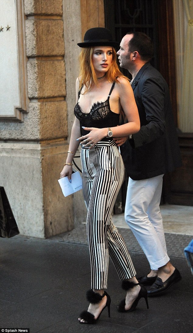 
Bella sở hữu vẻ đẹp rạng ngời và quyến rũ rất tự nhiên
