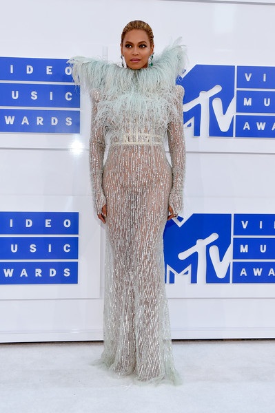 
Beyonce diện váy diêm dúa của Francesco Scognamiglio
