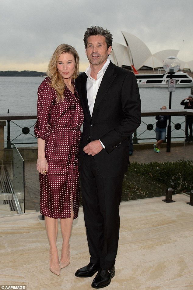 Renee Zellweger tái xuất sau tin đồn thẩm mỹ - 5
Renee Zellweger từng là 1 trong những sao nữ được trả cát sê cao nhất Hollywood nhưng cô im hơi lặng tiếng và tái xuất cuối năm 2014 với diện mạo hoàn toàn mới lạ khiến ít người nhận ra