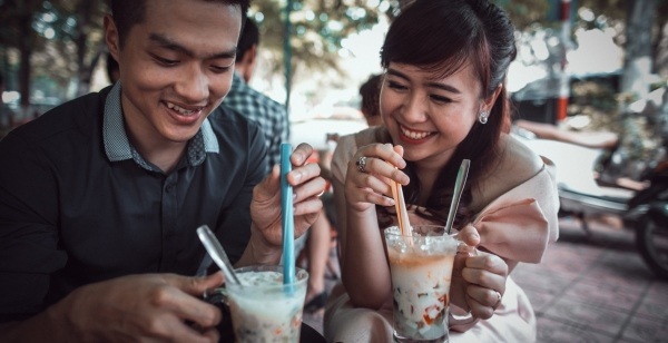 Chuyện tình của cặp đôi bằng tuổi, hẹn hò phải mang… chứng minh thư - 13 Chuyện tình của cặp đôi bằng tuổi, hẹn hò phải mang… chứng minh thư - 13