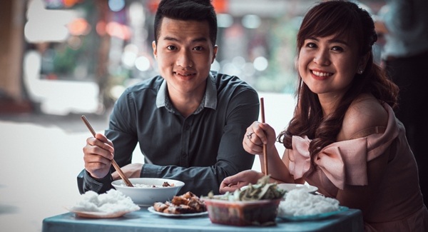 Chuyện tình của cặp đôi bằng tuổi, hẹn hò phải mang… chứng minh thư - 15 Chuyện tình của cặp đôi bằng tuổi, hẹn hò phải mang… chứng minh thư - 15