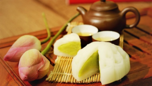 Cách làm bánh trung thu truyền thống thơm ngon - 1
Bánh dẻo truyền thống nhân đậu xanh (Ảnh: Internet)