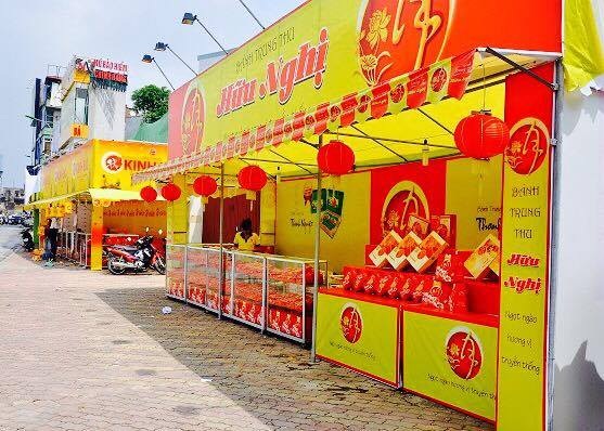 Bánh trung thu 4.000 đồng/cái: Mỗi ngày bán cả trăm cọc - 1 Bánh trung thu 4.000 đồng/cái: Mỗi ngày bán cả trăm cọc - 1