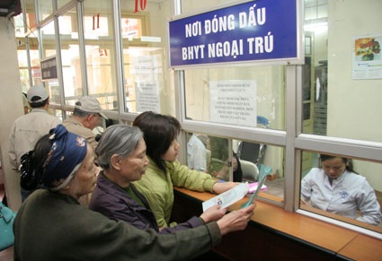 Thủ tục khám và thông tuyến khám chữa bệnh hiện hành ra sao? - 1 Đăng ký khám chữa bệnh theo thẻ BHYT