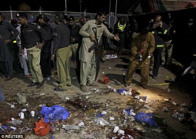 Đánh bom liều chết ở Pakistan, ít nhất 65 người thiệt mạng - 1
Hãng tin AFP cho biết, vụ đánh bom xảy ra tại công viên Gulshan-e-Iqbal, một nơi khá phổ biến với cộng đồng người Thiên Chúa giáo ở Lahore. (Ảnh: Reuters)