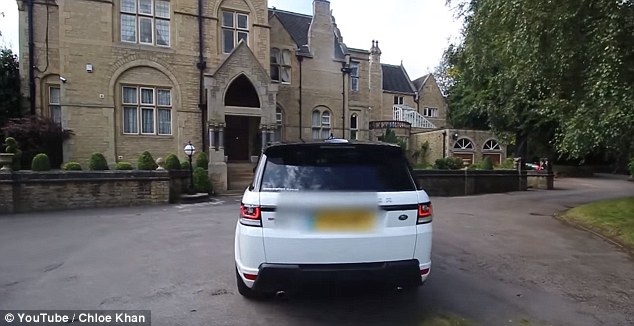 Ngắm nhà siêu sang của người đẹp siêu vòng một - 5
Mặt trước ngôi nhà mà Chloe khoe với fans