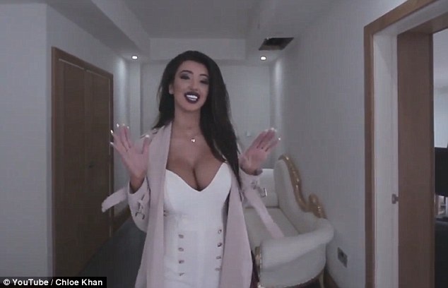 Ngắm nhà siêu sang của người đẹp siêu vòng một - 6
Người đẹp siêu vòng một chia sẻ, cô làm việc chăm chỉ để kiếm tiền trong thời gian qua