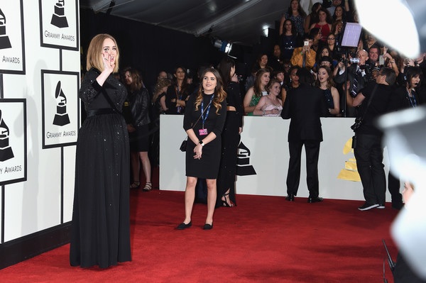 Người đẹp đọ dáng bốc lửa trên thảm đỏ Grammy - 23
Adele sẽ trình diễn tại lễ trao giải này.