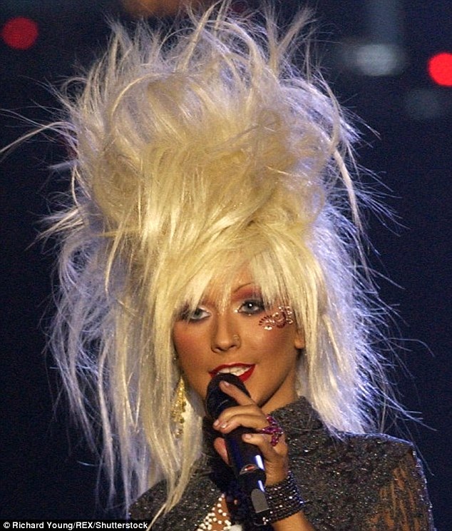 Christina Aguilera ngày càng khác lạ - 7
Ngôi sao từng giành nhiều giải Grammy đang sống hạnh phúc bên bạn trai Matthew Rutler và hai con
