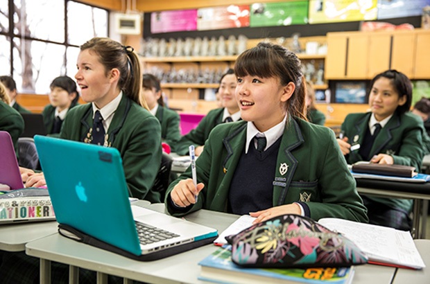 New Zealand miễn học phí cho con của nghiên cứu sinh bậc học Tiến sĩ - 1
Con của các du học sinh đang theo học bậc Tiến sĩ sẽ được miễn giảm hoàn toàn học phí khi theo học hệ thống trường công tại New Zealand