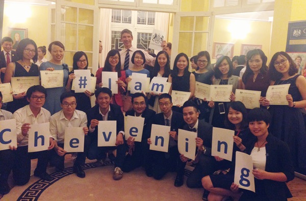 Đại sứ Anh trao học bổng Chevening tới học giả Việt Nam - 2
Học bổng Chevening dành cho những nhà lãnh đạo tiềm năng mong muốn học Thạc sỹ trong bất kỳ ngành học nào tại bất kỳ trường đại học nào tại Anh.