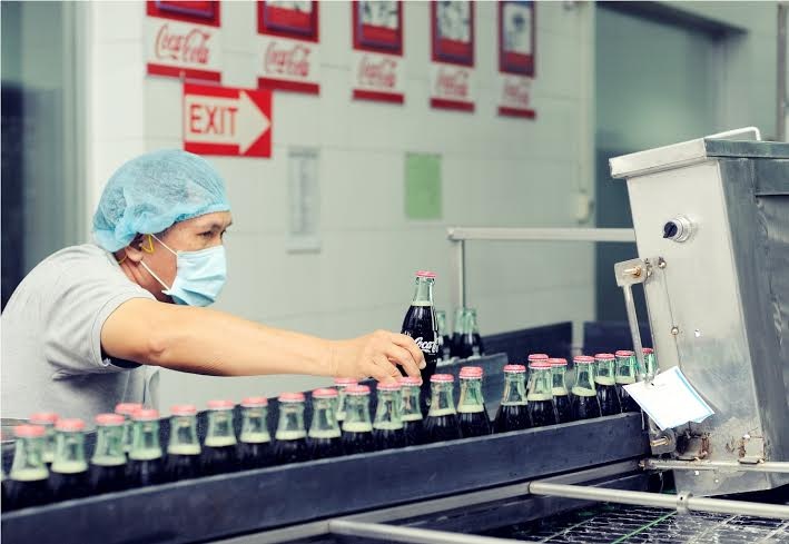 Quá trình lọc trong sản xuất Coca Cola dùng để làm gì?
