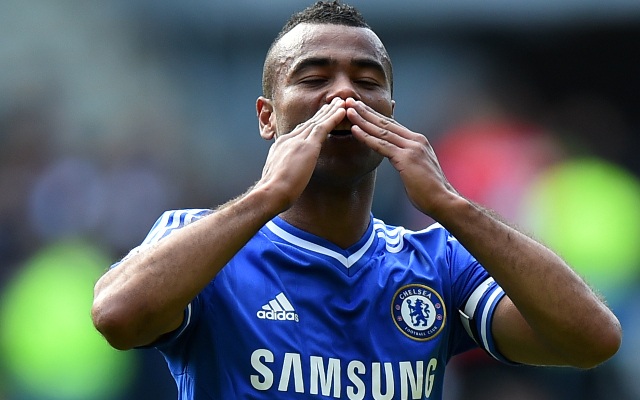 
Cole đã phản bội Arsenal để tới Chelsea
