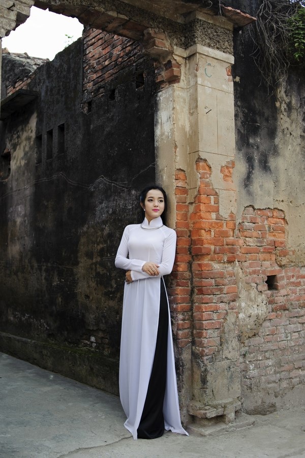 Nữ công an duyên dáng đón Xuân trong tà áo dài xưa - 9 Nữ công an duyên dáng đón Xuân trong tà áo dài xưa - 9