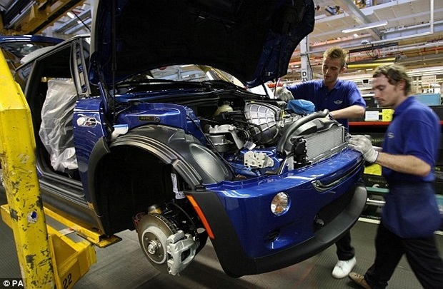Gần 1 triệu lao động Đức bị có thể mất việc sau Brexit - 1
Nhà máy BMW tại Oxfordshire. Nguồn: dailymail