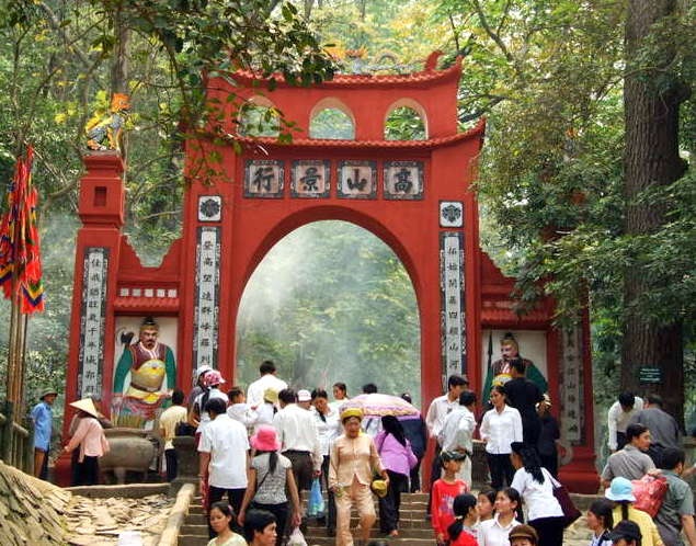 Người lao động nghỉ bù Ngày Giỗ Tổ Hùng Vương vào thứ 2 - ngày 18/4 - 1
Đền Hùng (Ảnh TL)