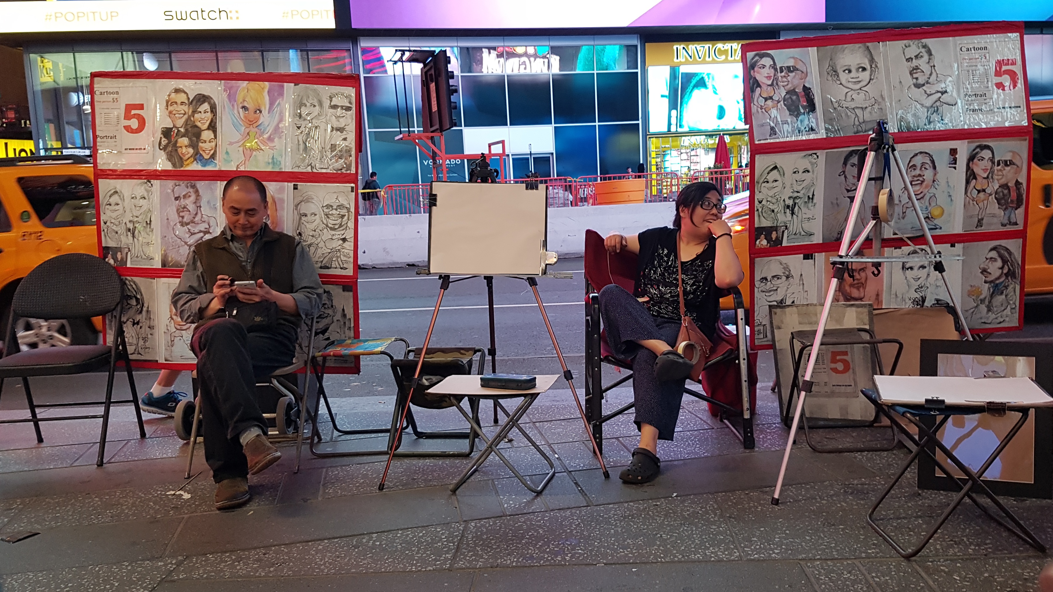 Chùm ảnh đêm sôi động ở Times Square qua ống kính Galaxy Note7 - 18
Những dịch vụ ăn theo dành cho khách du lịch hoạt động thâu đêm.