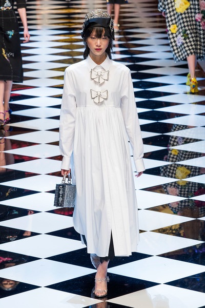 Kiều nữ của danh ca Hello đọ dáng con gái "Rambo" - 11 Kiều nữ của danh ca Hello đọ dáng con gái "Rambo" - 11