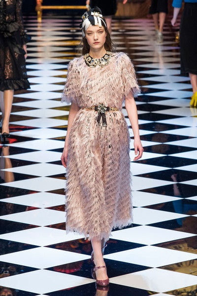 Kiều nữ của danh ca Hello đọ dáng con gái "Rambo" - 13 Kiều nữ của danh ca Hello đọ dáng con gái "Rambo" - 13