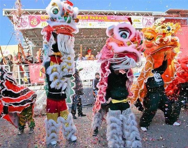 Hai anh em người Mỹ gốc Việt giữ “hồn” Tết ở Chicago - 2
Hai anh em dành tình yêu lớn với múa lân vovinam. Đó cũng là cách họ giữ hồn Tết Việt.