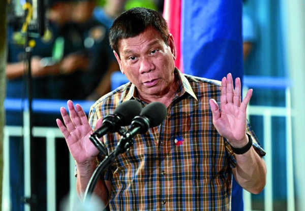Dù gây khó hiểu, ông Duterte vẫn được tin tưởng! - 1