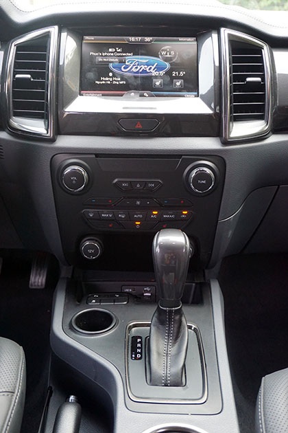Ford Everest Titanium 2.2L - Những khác biệt đáng giá - 8