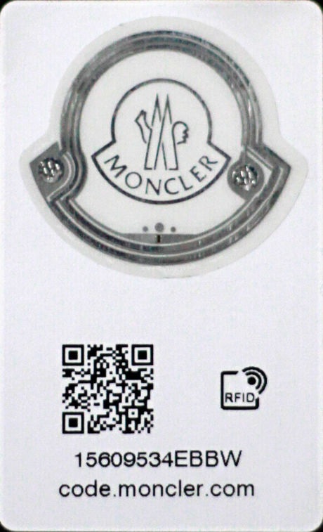 Các thương hiệu hạng sang tính kế ngăn chặn hàng nhái - 2
Moncler đã lắp chip RFID cho tất cả các sản phẩm của mình.