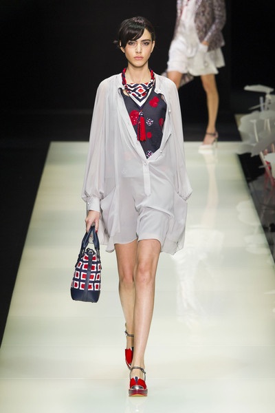 BST quyến rũ của Giorgio Armani - 4