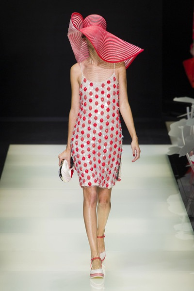 BST quyến rũ của Giorgio Armani - 21