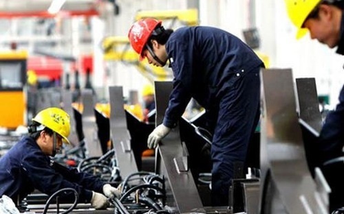 Năm 2015, GDP bình quân đầu người trên 2.100 USD - 1
Trong năm 2015, tăng trưởng kinh tế của Việt Nam cao nhất 8 năm, quy mô GDP đạt 193,4 tỉ USD, bình quân đầu người khoảng 2.109 USD.