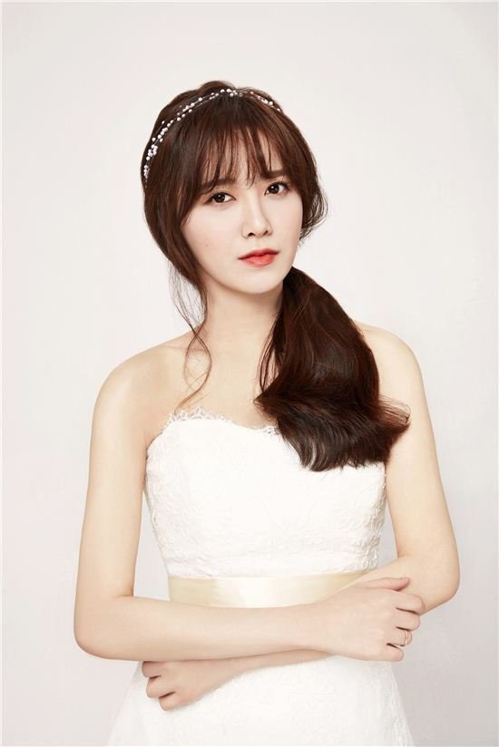 “Nàng Cỏ” Goo Hye Sun sắp làm cô dâu - 2
Nữ diễn viên xinh đẹp và đa tài của màn ảnh xứ Hàn sẽ kết thúc cuộc sống độc thân ở tuổi 31.