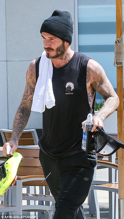 
David Beckham trở thành ông bố đảm
