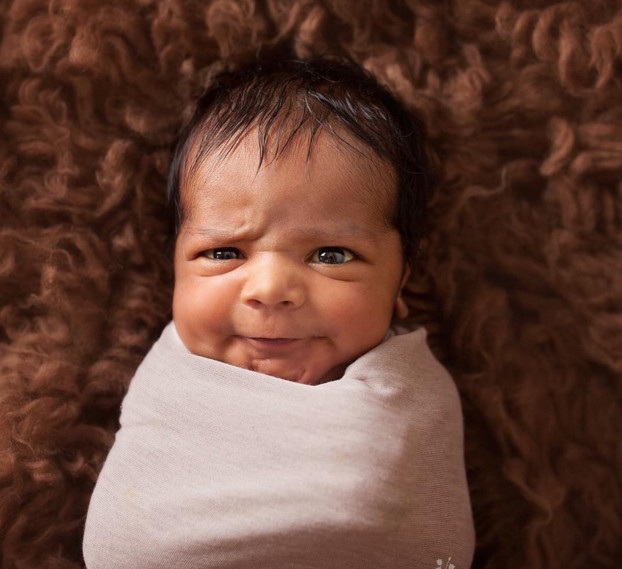 Cười đau bụng với biểu hiện nét mặt hài hước của bé - 17
Không phải dạng vừa đâu!