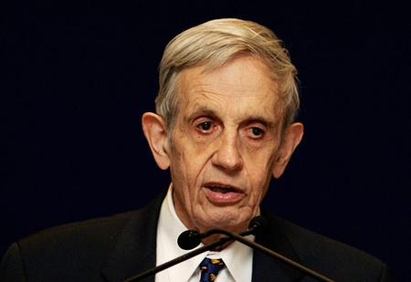 Những sao đột ngột ra đi trong năm 2015 - 5 Nhà toán học đoạt giải Nobel, John Nash cùng vợ là bà Alicia Nash đều đã qua đời hôm 23/5 trong một tai nạn giao thông. John Nash là một trong những nhà kinh tế học có ảnh hưởng nhất thế kỷ 20 với nhiều cống hiến cho các lĩnh vực kinh tế thị trường, sinh học tiến hóa, trí tuệ nhân tạo...