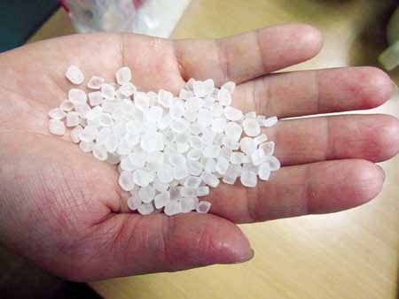 Cẩn trọng với tác hại khó lường từ đường hóa học “siêu ngọt” - 1 Chỉ cần 1-2 viên đường hóa học là đủ tạo độ ngọt cho 5 lít nước hay 5kg sản phẩm nguyên liệu.