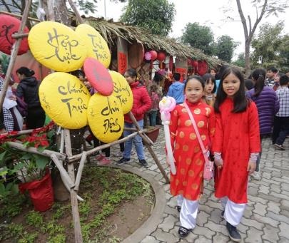 
Với tinh thần “lãnh đạo tự thân”, Hội Xuân Vinsers 2016 đã tạo dấu ấn đậm nét về một ngày Hội đầy sức sáng tạo, chủ động, văn minh, đề cao giá trị bản thân của các em học sinh Vinschool, mang theo sức sống của cả mùa Xuân mới.
