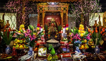 Những lưu ý trong việc bài trí bàn thờ gia tiên ngày Tết - 2 Những lưu ý trong việc bài trí bàn thờ gia tiên ngày Tết - 2