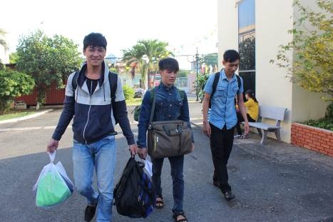 Đưa 2.000 công nhân về quê ăn Tết miễn phí - 2 Hành trang đơn sơ và niềm vui về quê đón Tết