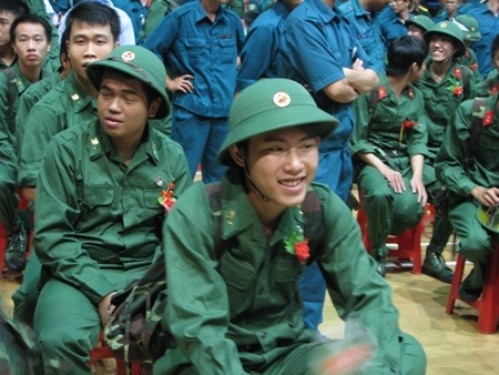 
Niềm vui của thanh niên lên đường nhập ngũ
