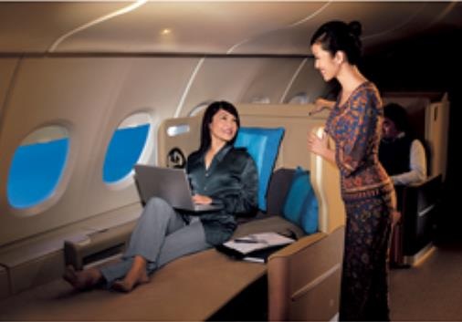 Singapore Airlines mở bán vé giá hấp dẫn - 3
Bằng chất da sang trọng mang tông màu nhã nhặn và thanh lịch, ghế ngồi Hạng Thương Gia thể hiện rõ nét sự đẳng cấp và tinh tế.