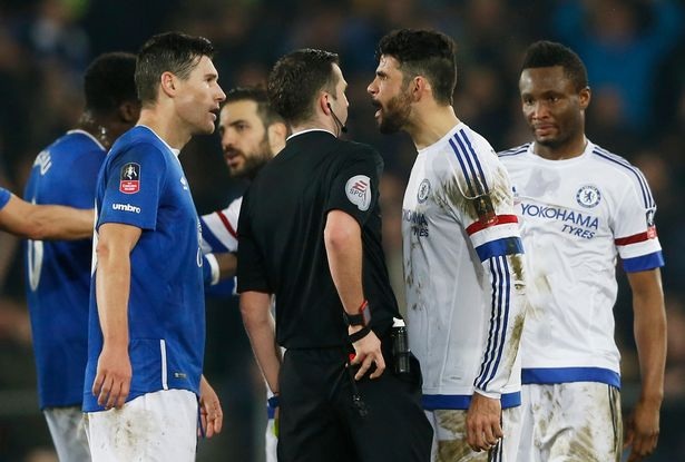 Gareth Barry phủ nhận việc bị Diego Costa cắn - 3 Gareth Barry phủ nhận việc bị Diego Costa cắn - 3
