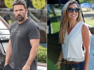 Chỉ một thời gian ngắn sau khi đôi tình nhân “vàng” Ben Affleck và Jennifer Garner công khai chuyện ly dị, Ben đã vướng phải tin đồn lăng nhăng với cô bảo mẫu Christine Ouzounian. Nhiều người còn cho rằng, chính vì nguyên nhân này mà cặp đôi Ben – Jen “đường ai nấy đi”.