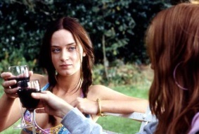 Vì con, người đẹp Hollywood “cự tuyệt” cảnh nóng - 3 Emily Blunt từng có khá nhiều vai diễn nóng bỏng…