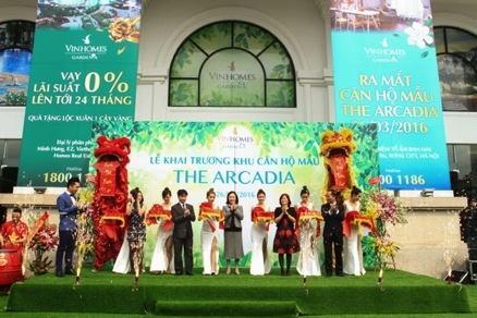 Chiêm ngưỡng căn hộ mẫu The Arcadia – Vinhomes Gardenia - 1 Sáng 26/3/2016, tại tiền sảnh của tòa R6, Royal City đã diễn ra lễ khai trương khu căn hộ mẫu của “Tổ ấm ban mai” được mong chờ nhất trong thời gian vừa qua – Khu căn hộ mẫu The Arcadia